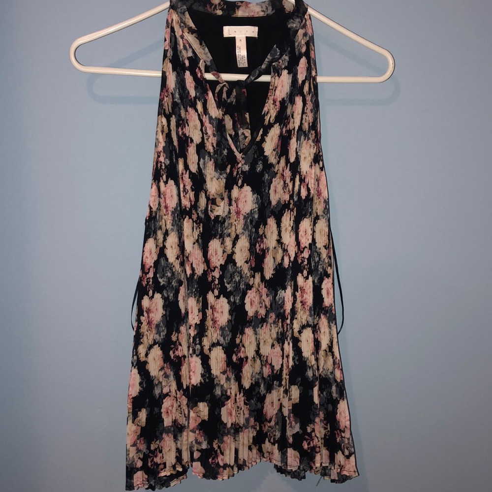 Halter tank top with a tie in the front